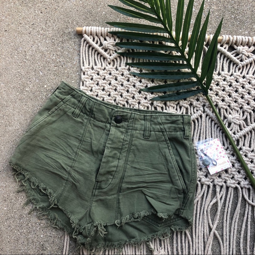 New Free People Moss Green Frayed Hem Shorts Size 0